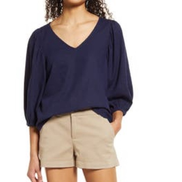 Caslon Tops - Caslon EUC❤️Navy V-Neck Blouse with 3/4 Ruched Sleeves